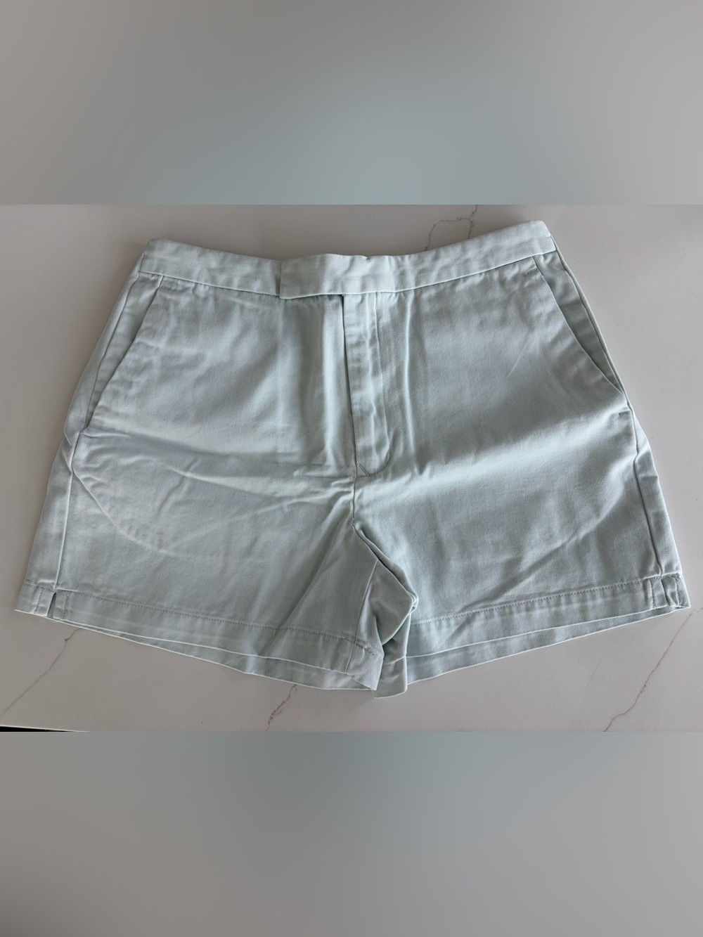 Banana Republic light blue robin egg shell colored chino shorts size 6 regular